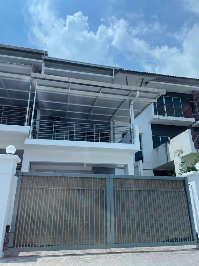 Homestay Balik Pulau Exterior foto